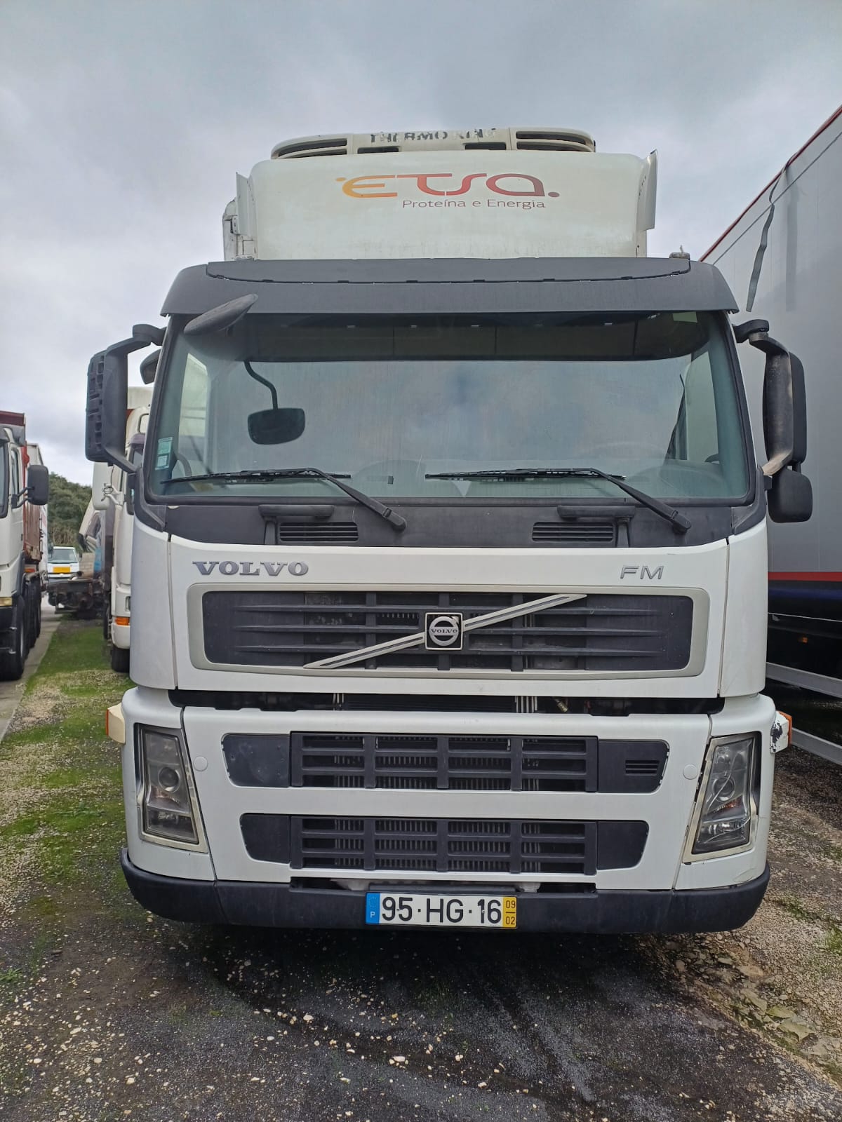 Volvo FM 400 - Ano 2009